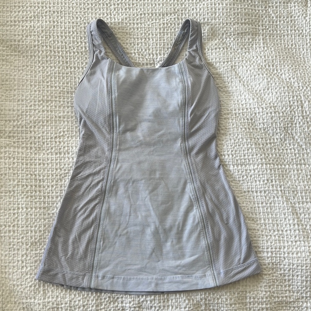 Lululemon periwinkle size 2 tank top
